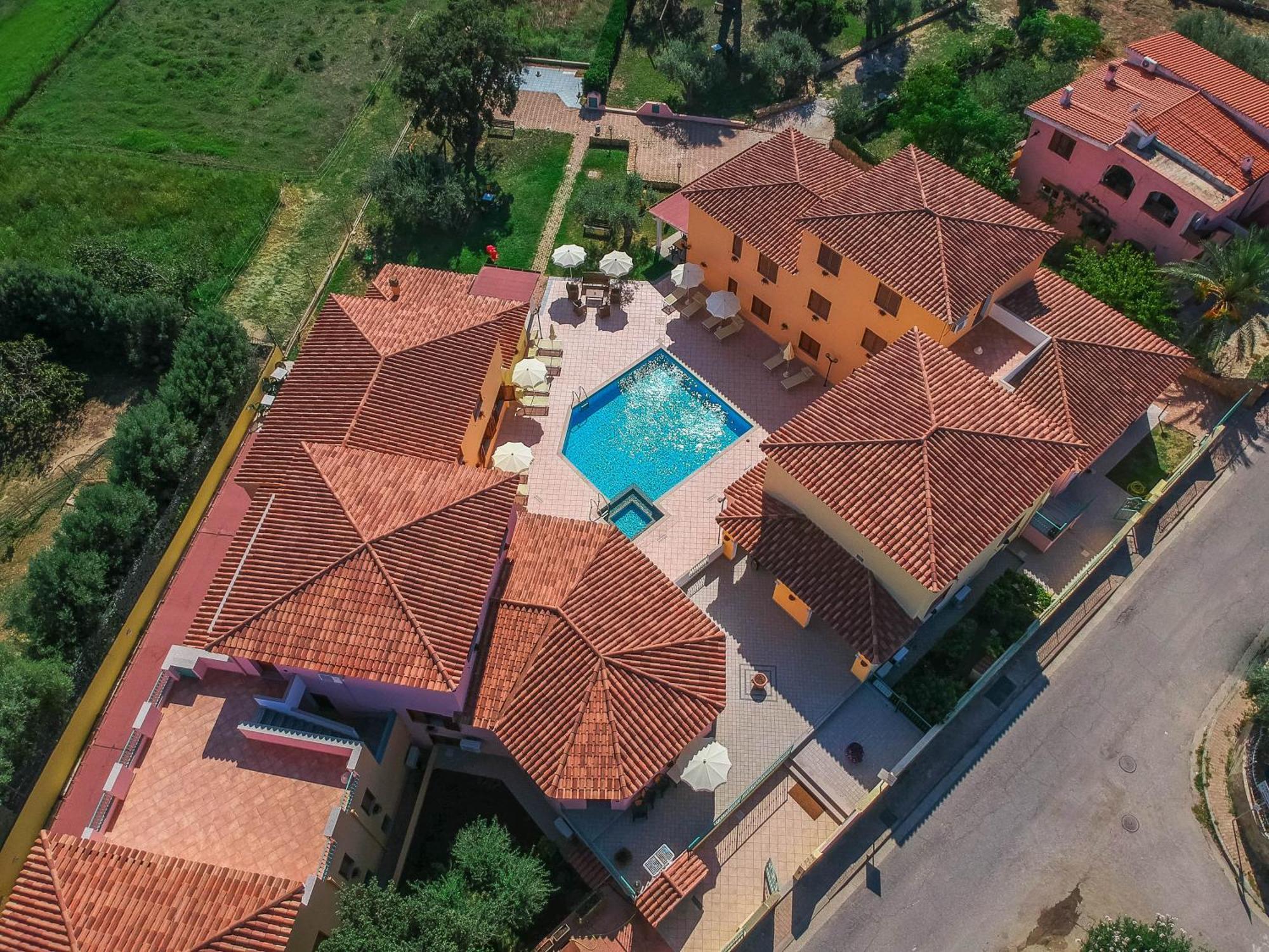 كالا ليبيروتو Residence Cala Viola المظهر الخارجي الصورة