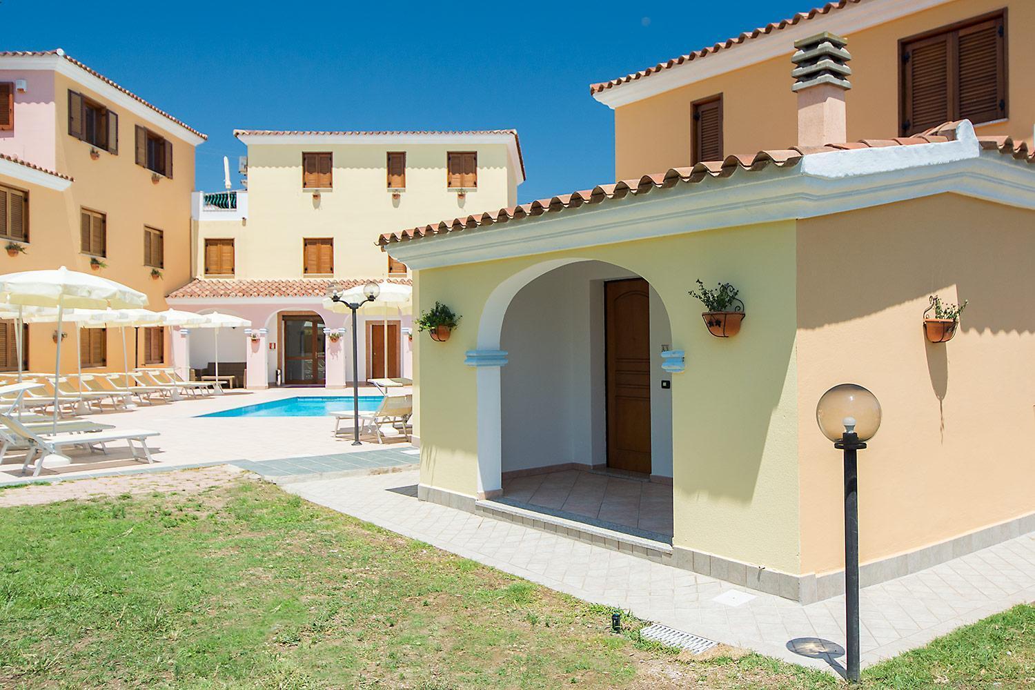 كالا ليبيروتو Residence Cala Viola المظهر الخارجي الصورة